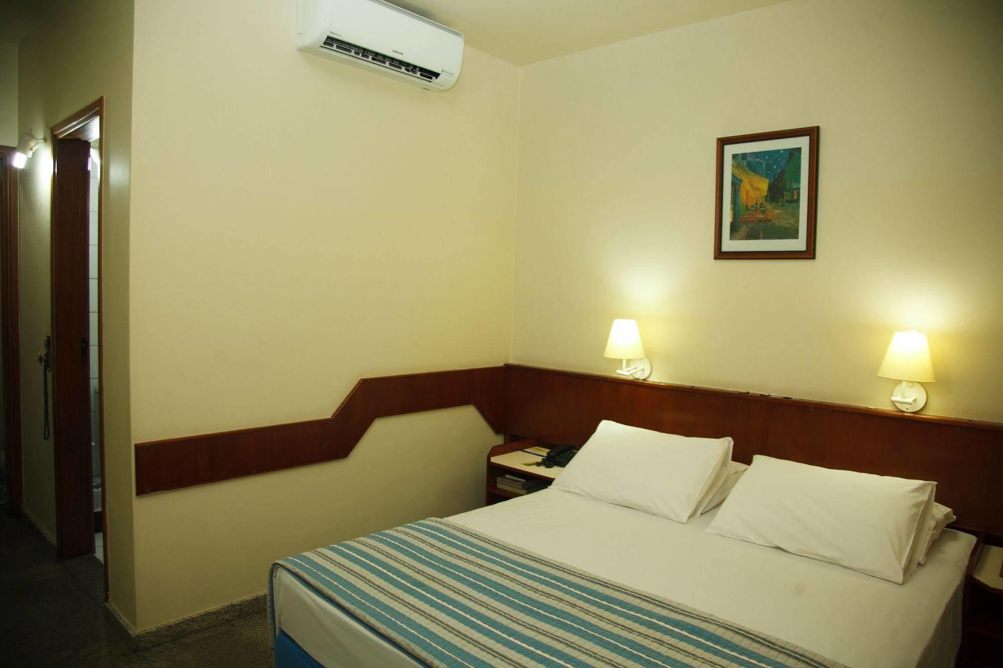Villalba Hotel อูเบร์ลังเจีย ภายนอก รูปภาพ